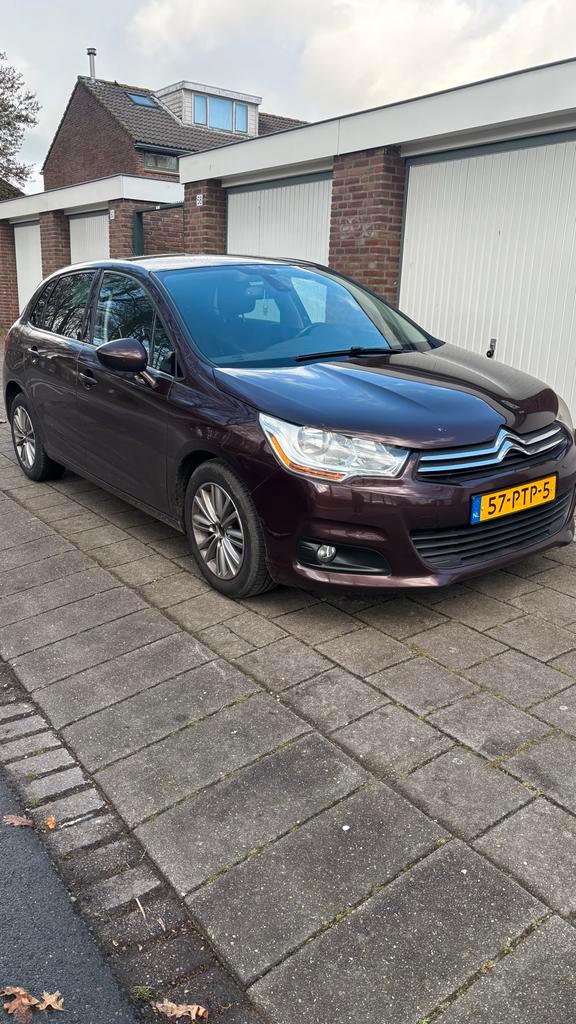 Citroën C4 1.6 VTI Berline 2011 Rood, Auto's, Citroën, Particulier, C4, Benzine, B, Hatchback, Handgeschakeld, Origineel Nederlands