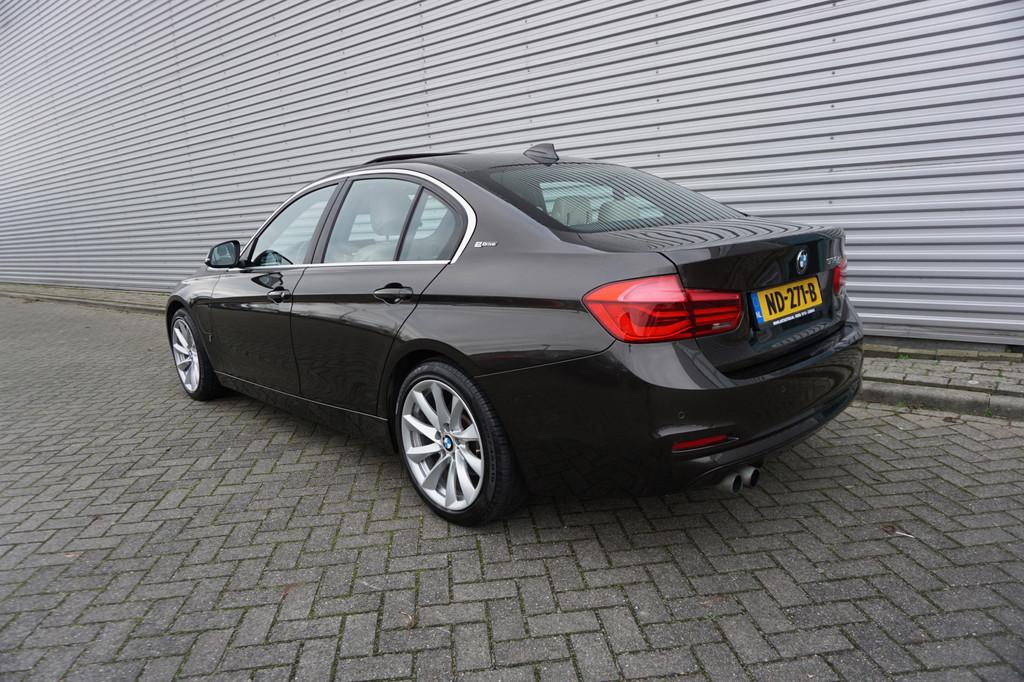 BMW 3-serie 330e High Executive AUTOMAAT / Climate / Navi /, Auto's, Automaat, 1998 cc, Achterwielaandrijving, Gebruikt