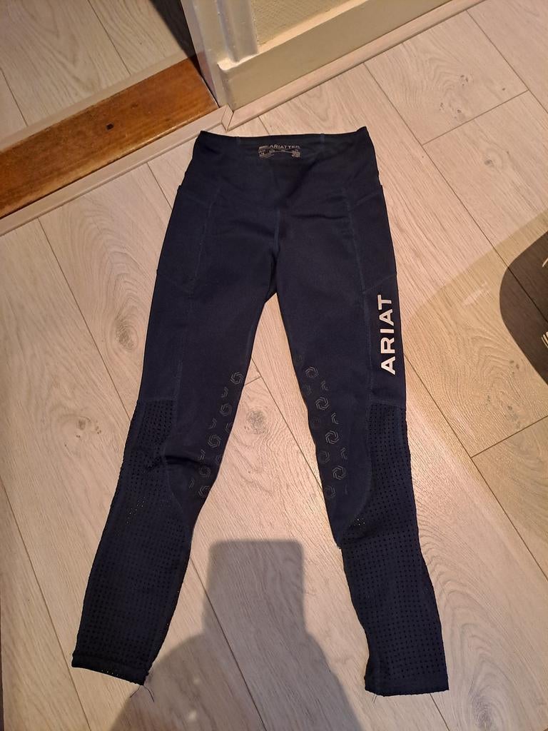 Donkerblauwe rijlegging ariat 152, Dieren en Toebehoren, Paardrijkleding, Ophalen of Verzenden, Zo goed als nieuw, Dressuur, Onderkleding