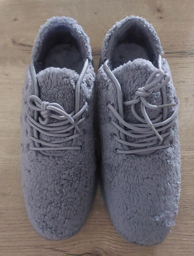 Pluffy sneakers maat 42 grijs, Nieuw, Ophalen of Verzenden, Grijs, Sneakers of Gympen