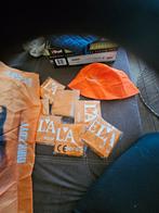 Dirk Kuyt sjaal en oranje hoedje met armbandjes, Verzamelen, Ophalen, Overige binnenlandse clubs, Vaantje of Sjaal