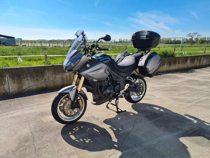 2010 Triumph Tiger 1050 SE ABS | incl. Kofferset, Arrow, Motoren, Motoren | Triumph, Particulier, Toermotor, meer dan 35 kW, 3 cilinders