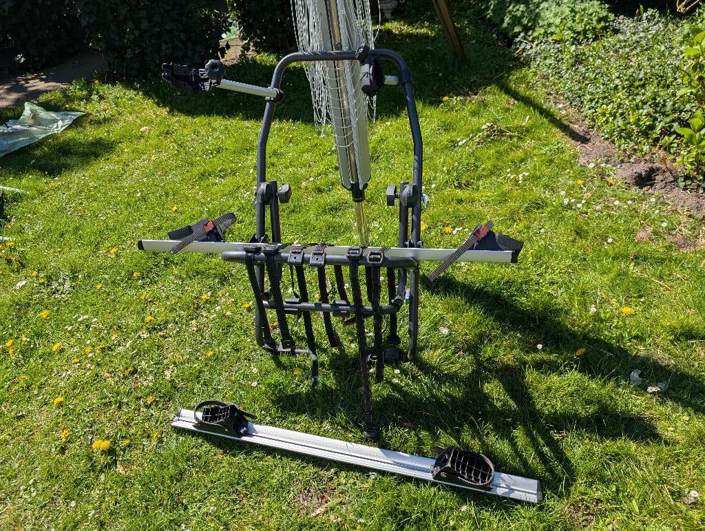 Fietsendrager voor 2 fiets Mazda 2 (bj 2019) Menabo Stand Up, Zo goed als nieuw, 2 fietsen, Elektrische fiets, Achterklepdrager