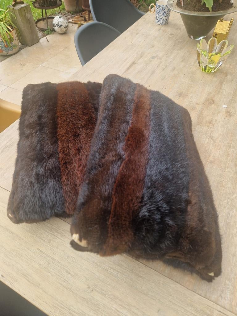 Bontkussens (nerts) donkerbruin/zwart, Huis en Inrichting, Woonaccessoires | Plaids en Woondekens, Ophalen of Verzenden, Gebruikt