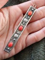 Oude speld met koraal, Ophalen of Verzenden, Overige materialen, Broche