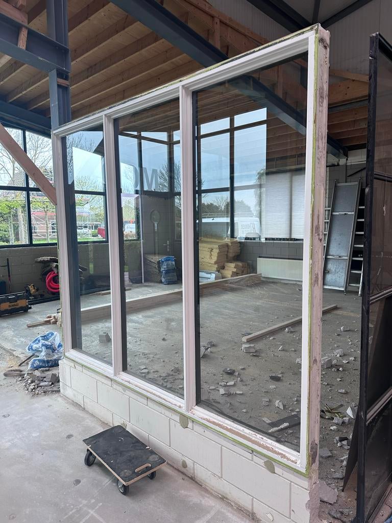 Groot Raamkozijn met enkel Glas, Ophalen, Gebruikt, Overige typen, 160 cm of meer