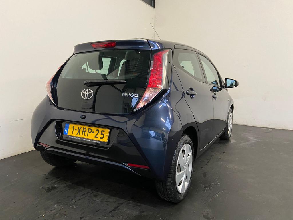 Toyota Aygo 1.0 VVT-i x-play (bj 2014), Voorwielaandrijving, Euro 5, Gebruikt, Start-stop-systeem