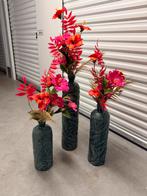 3 groene vazen met kunstbloemen - Profijt Meubel & Almeer Pl, Ophalen, Overige materialen, Zo goed als nieuw, Minder dan 50 cm