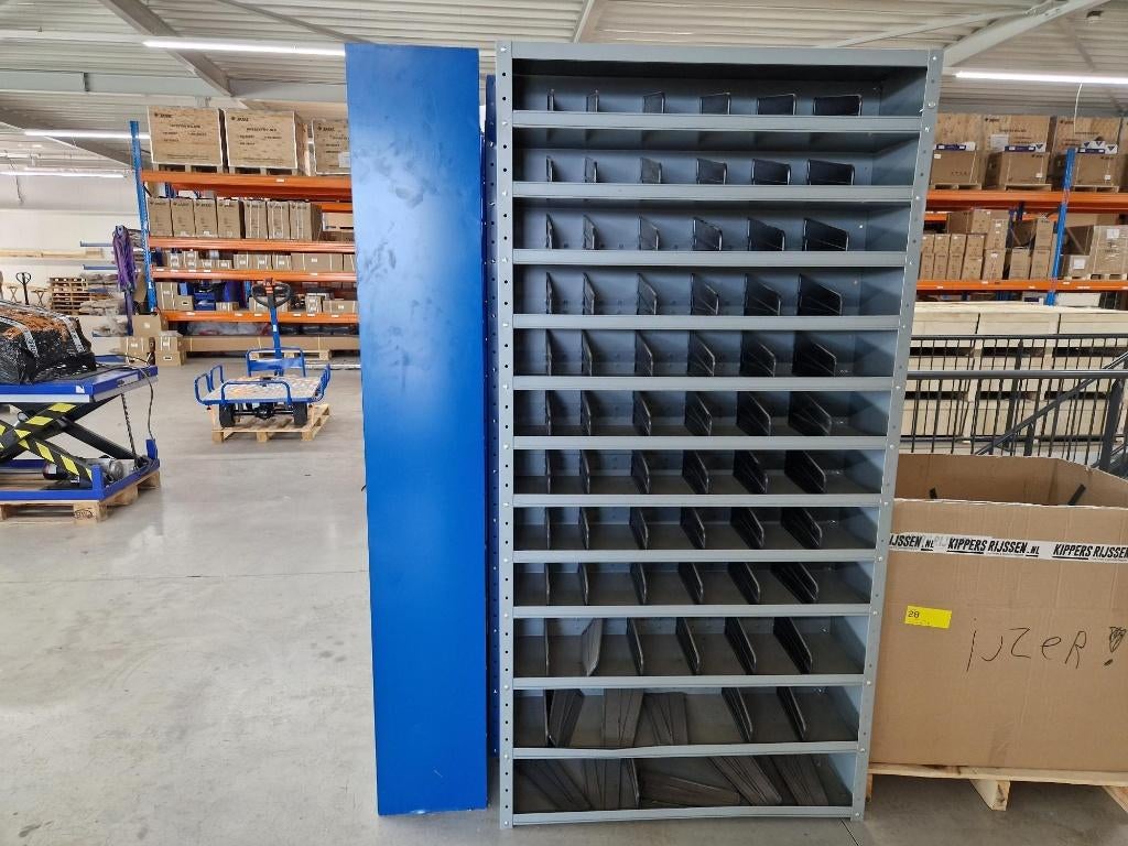Werkplaats / garage opbergkasten met vakken, Gebruikt, Metaal, 150 tot 200 cm, 25 tot 50 cm