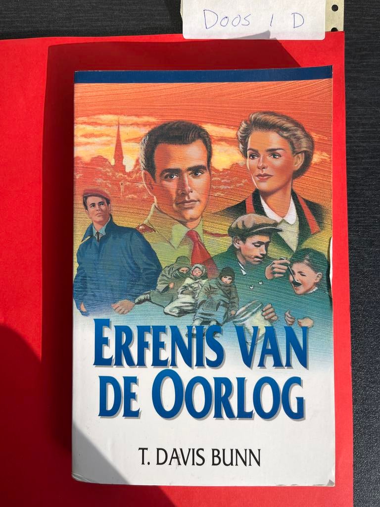 Erfenis van de Oorlog - T. Davis Bunn, Boeken, Ophalen of Verzenden, Tweede Wereldoorlog, Zo goed als nieuw, Algemeen