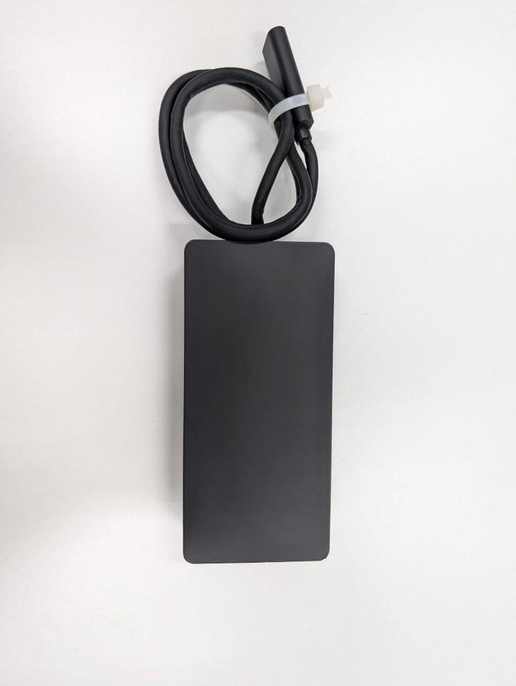Microsoft Surface Dock 1661 – Docking Station, Computers en Software, Dockingstations, Zo goed als nieuw, Docking station, Laptop