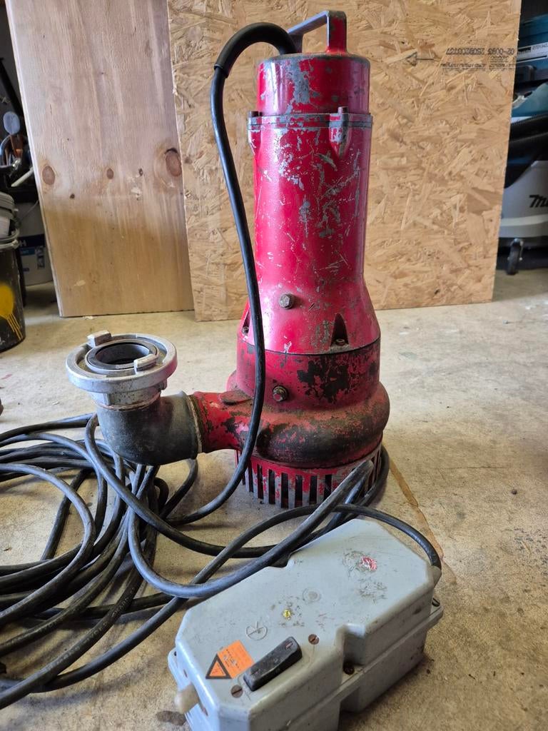 Homa klokpomp 220V, Ophalen, Gebruikt