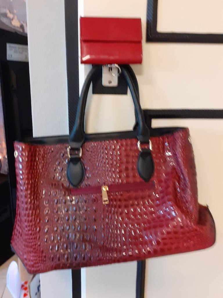 Leuke rode tas met bijbehorende beurs., Ophalen, Rood, Schoudertasje