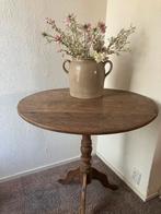 Mooie wijntafel met klassiek onderstel., Huis en Inrichting, Tafels | Bijzettafels, Gebruikt, Rond, 60 cm of meer, Hout