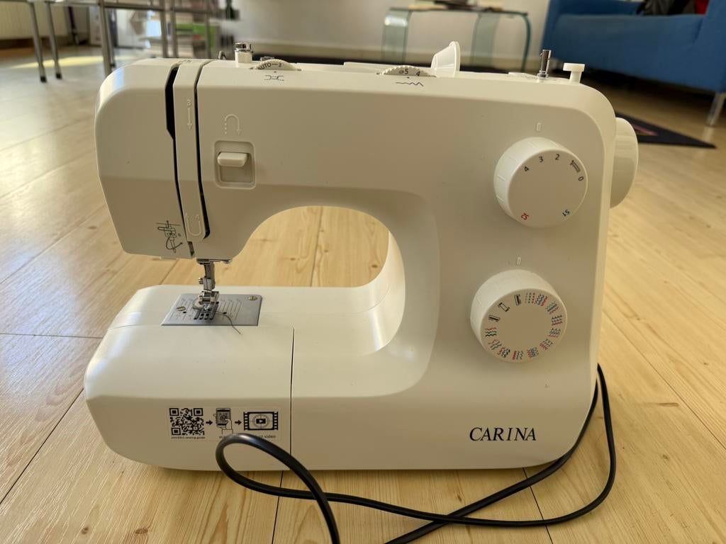 Carina naaimachine, Hobby en Vrije tijd, Naaimachines en Toebehoren, Ophalen of Verzenden, Zo goed als nieuw, Naaimachine, Overige merken
