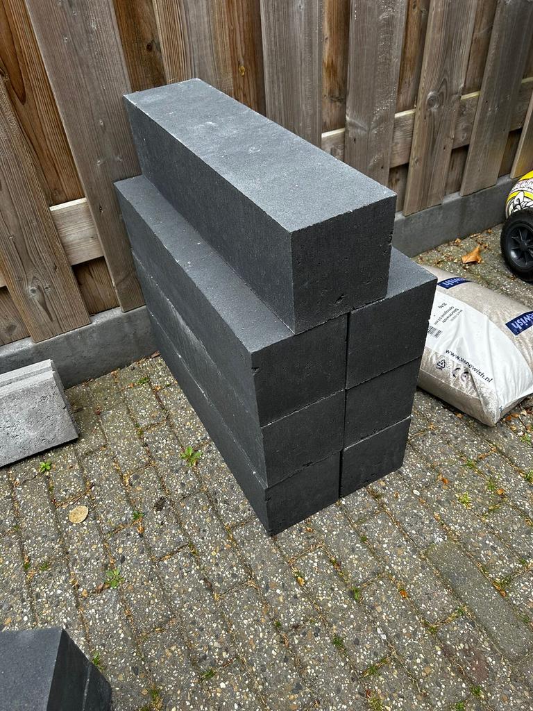 Nieuwe zwarte stapelblokken, Ophalen, Nieuw, Beton