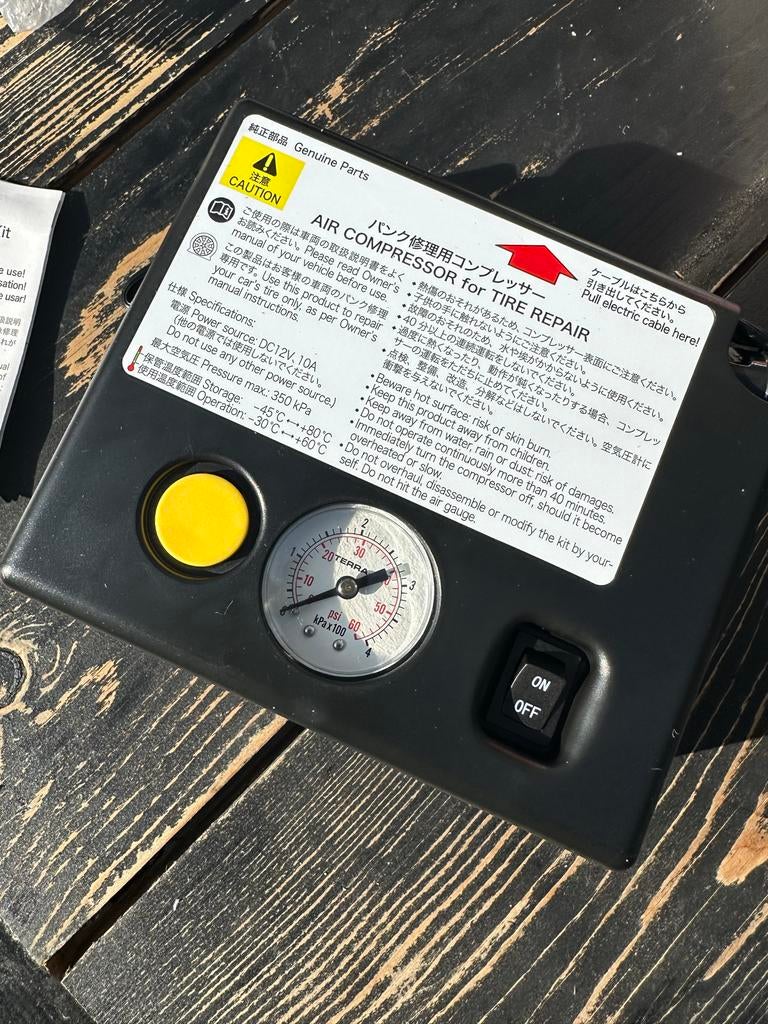 Originele Toyota Bandenreparatieset / Luchtcompressor, Ophalen of Verzenden, Nieuw