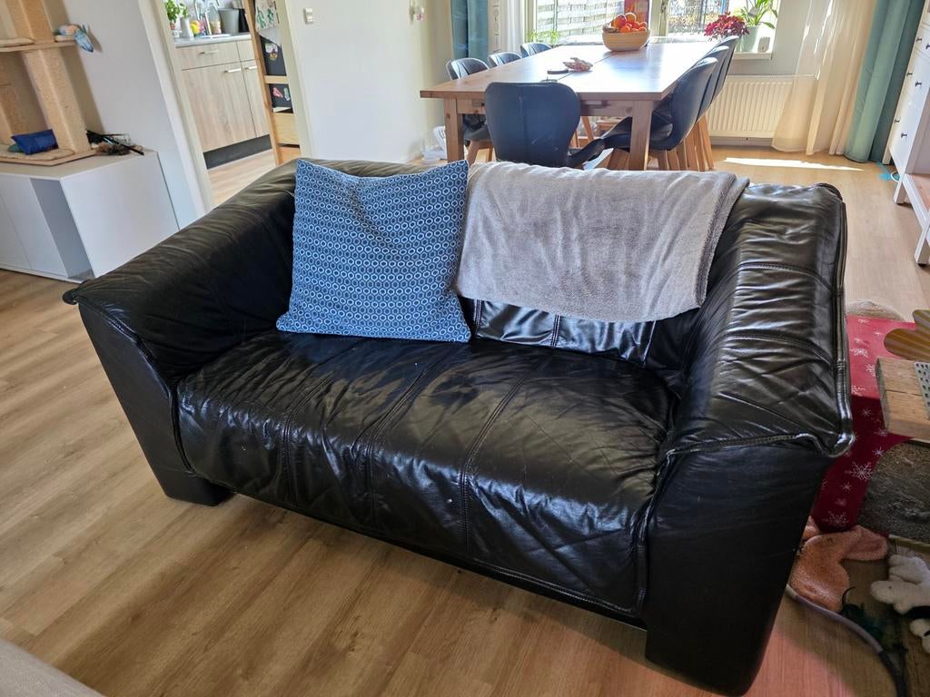 Gratis af te halen: Tweezits leren bank, Ophalen, Gebruikt, 150 tot 200 cm, Tweepersoons