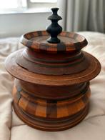 Antieke houten treenware pot met deksel, Ophalen