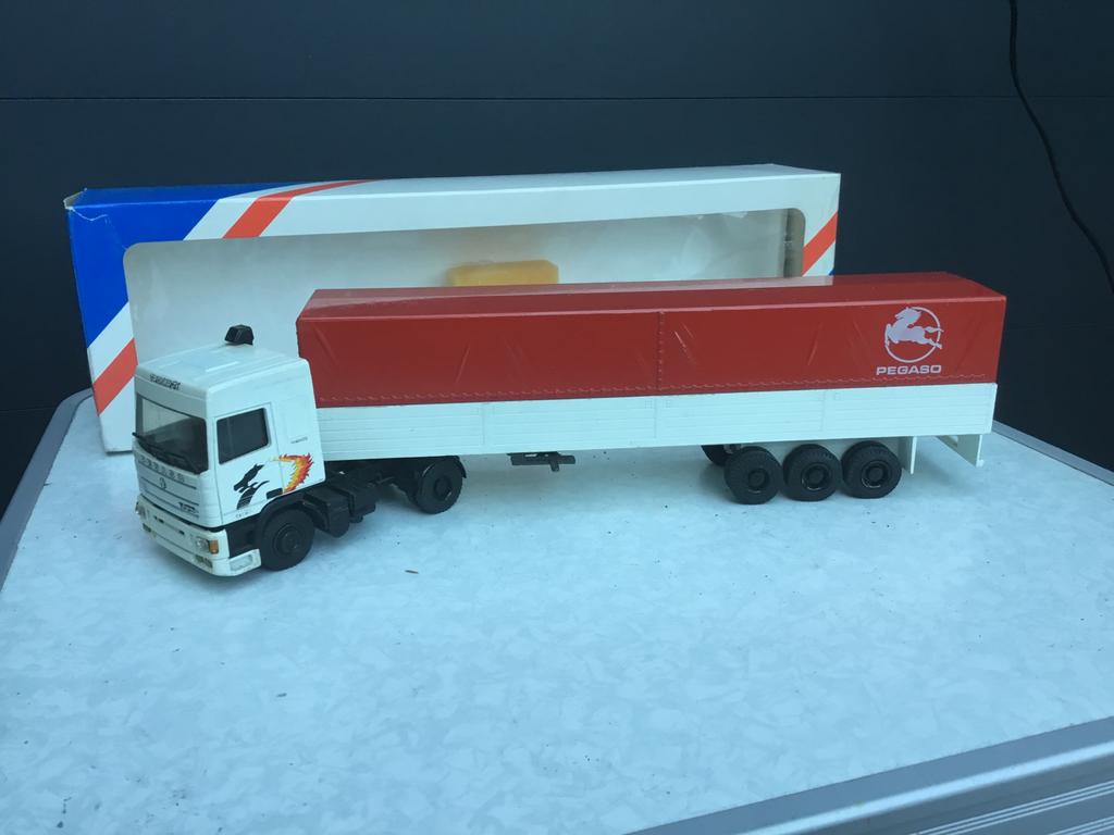 Lion Car Pegaso, Hobby en Vrije tijd, Modelauto's | 1:50, Ophalen of Verzenden, Gebruikt, Bus of Vrachtwagen, Lion Toys