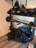 Complete gym set: bankje, 120 kg schijven, halters, standaar, Sport en Fitness, Fitnessmaterialen, Ophalen, Gebruikt, Armen, Halterset