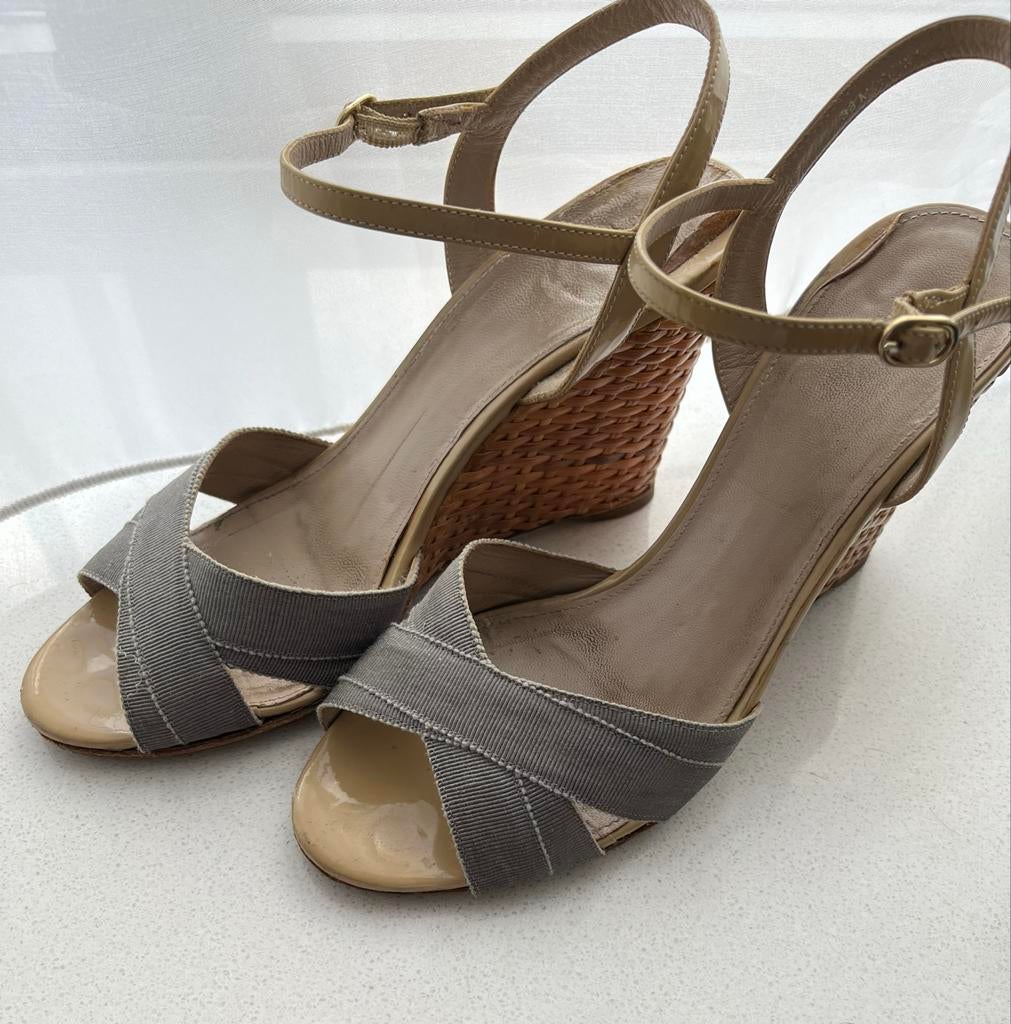 Zomerschoentje Hugo Boss maat 38, Ophalen of Verzenden, Gedragen, Beige, Schoenen met hoge hakken