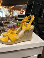 Nieuwe Gele Hoge Espadrilles - Zomerse Wiggen, Ophalen of Verzenden, Nieuw, Geel, Espadrilles of Moccasins