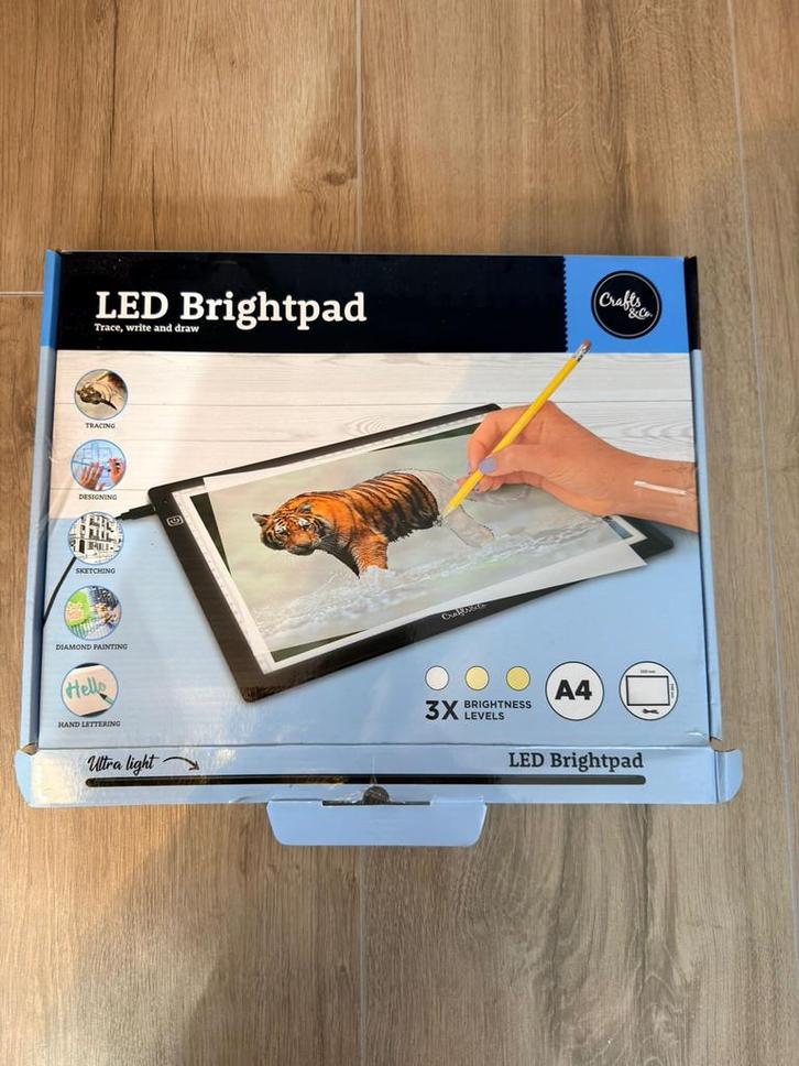 LED Brightpad A4 - Traceer, schrijf en teken, Hobby en Vrije tijd, Tekenen, Nieuw, Overige typen, Ophalen of Verzenden