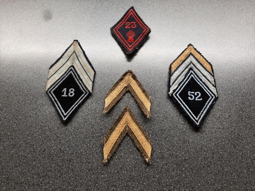 Frankrijk   -  oude  Chevrons  /  rangen., Verzamelen, Ophalen of Verzenden, Landmacht, Overige gebieden, Embleem of Badge