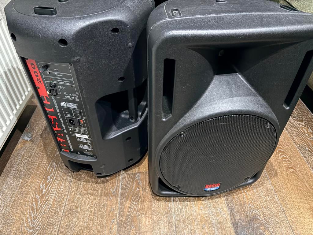 dBTechnologies Basic 200, Zo goed als nieuw, 120 watt of meer, Front, Rear of Stereo speakers, Ophalen