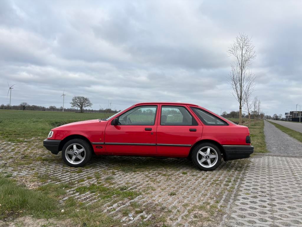 Ford Sierra 2.0i CLX apk 2028, 4 cilinders, Bedrijf, Handgeschakeld, Grijs
