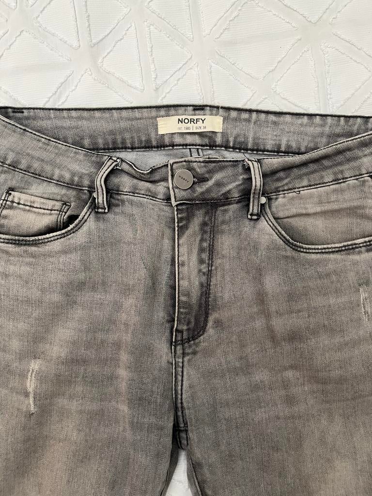 Norfy zwarte jeans - weinig gedragen, Ophalen of Verzenden, Zo goed als nieuw, Zwart, W30 - W32 (confectie 38/40)