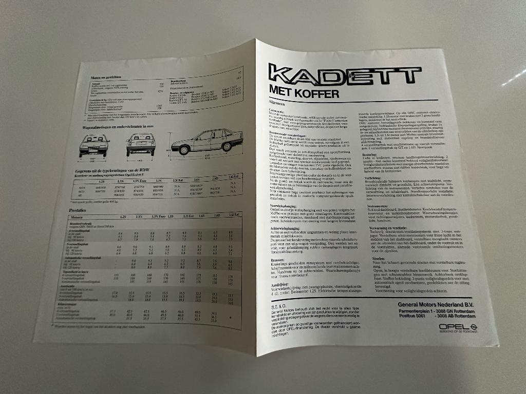 Folder Opel Kadetten met koffer kofferbak, Ophalen of Verzenden, Zo goed als nieuw, Opel