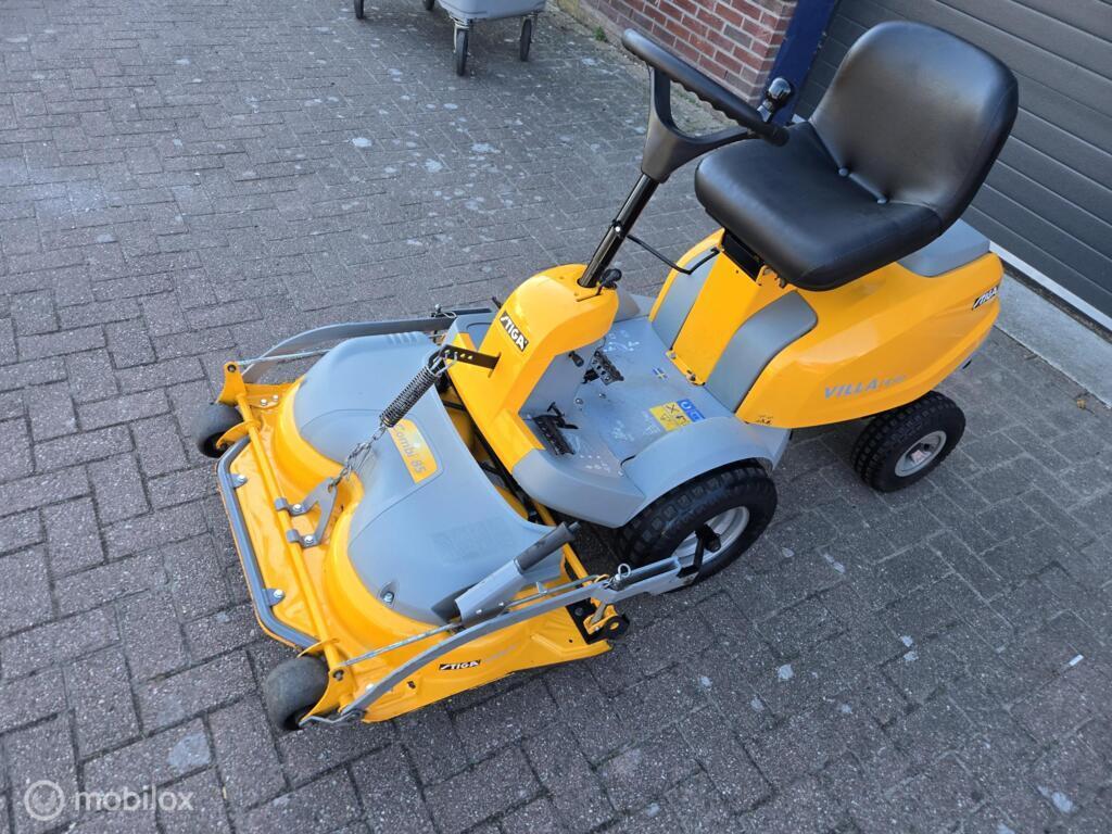Zitmaaier  stiga villa 14 hst mulch hydro frontmaaier, Ophalen, Zo goed als nieuw, Mulchfunctie