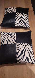 Lederen en stoffen kussens zwart/zebra 65x65 cm €15 pstuk, Huis en Inrichting, Ophalen, Gebruikt, Zwart, Vierkant
