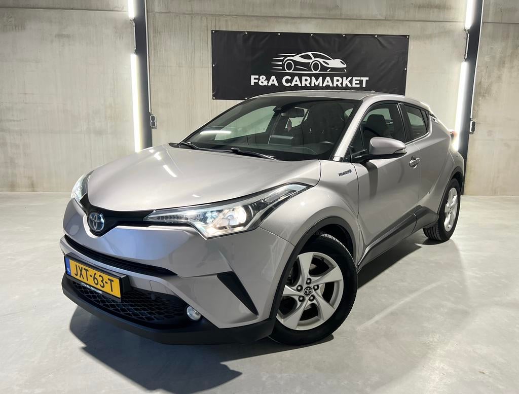 Toyota C-HR 1.8 Hybrid AUTOMAAT | Camera | Navi | Garantie, Auto's, 122 pk, Bedrijf, Hybride Elektrisch/Benzine, SUV of Terreinwagen