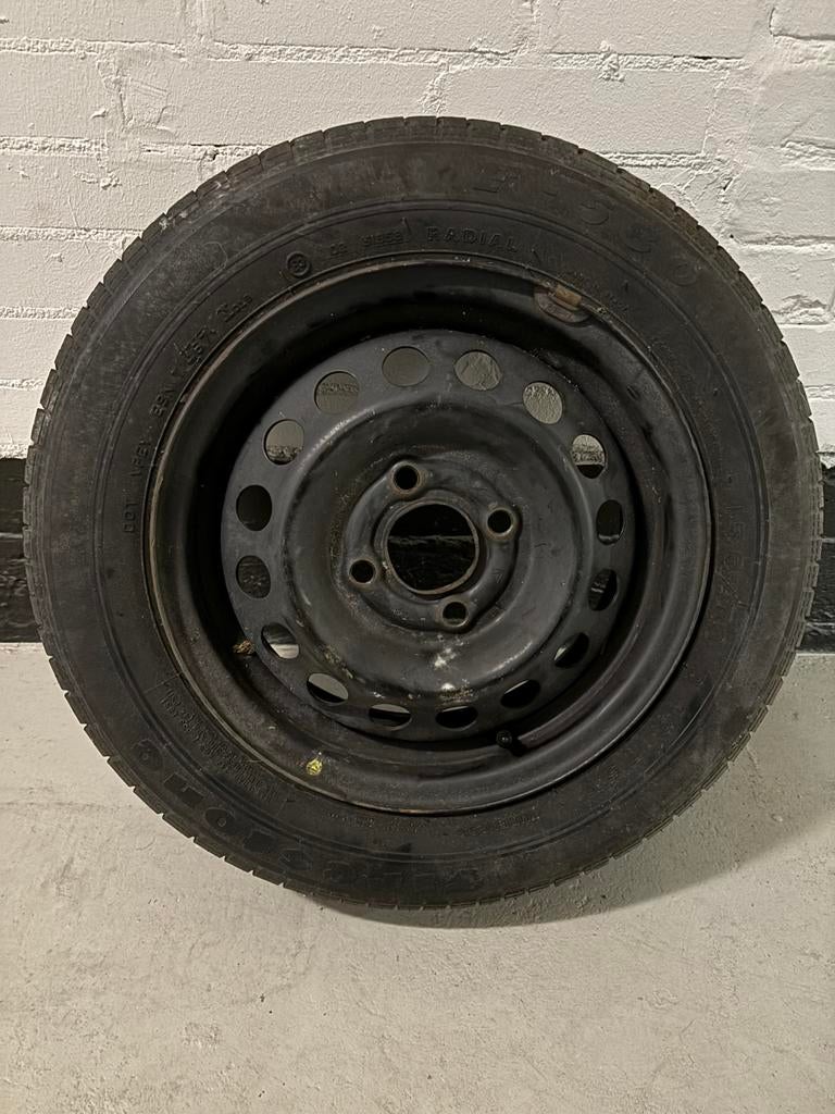 Stalen velg en autoband, Auto-onderdelen, Ophalen of Verzenden, Nissan