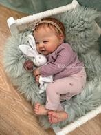 Vrolijke reborn Georgie van Sandy Faber, Verzamelen, Poppen, Ophalen of Verzenden, Nieuw, Babypop, Levensecht of Reborn