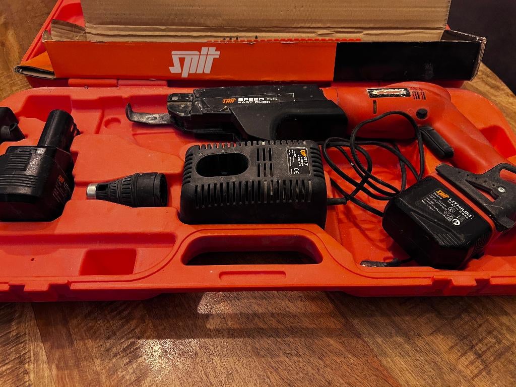 schroefmachine gips met 2 accu's, Ophalen, Zo goed als nieuw, Minder dan 400 watt, Boor- en Schroefmachine