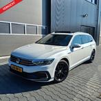 FULLOPTION Passat GTE/Virtual/Pano/Trekhaak/Oryxweiß/Keyless, 4 cilinders, Wit, Hybride Elektrisch/Benzine, 1600 kg