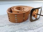 Brede leren riem met studs en messingkleurige gesp, Echt leder, Heupriem, Ophalen of Verzenden, Gedragen