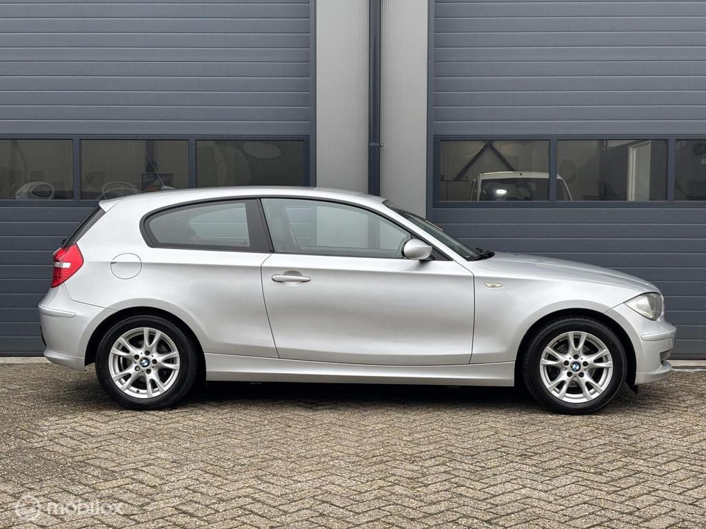 BMW 1-serie 116i Business Line Uitviering _ 139Dkm NAP, Auto's, 1-Serie, Achterwielaandrijving, 4 cilinders, 4 stoelen