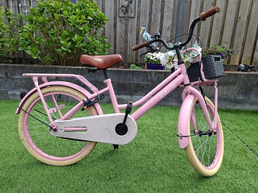 Roze meisjesfiets met mandje en bloemen, Fietsen en Brommers, Gebruikt, Velgrem, Versnellingen, Minder dan 47 cm