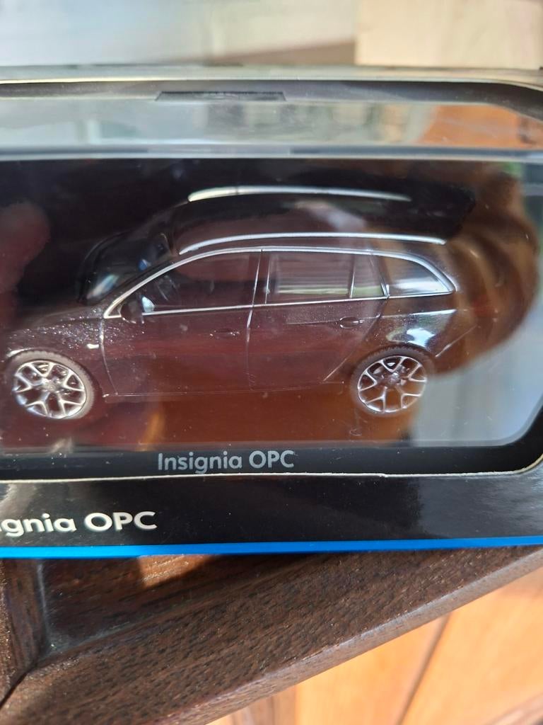 Opel insignia opc stationwagen, Hobby en Vrije tijd, Modelauto's | 1:43, Ophalen of Verzenden, Auto