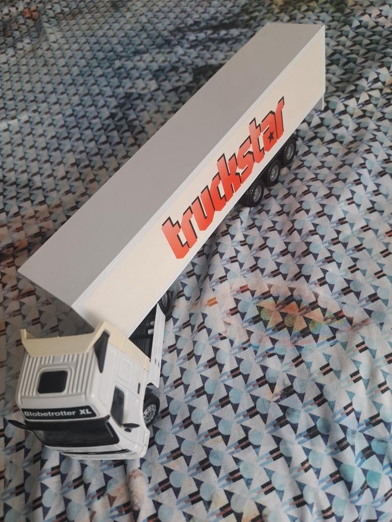 Joal Volvo FH16 Globetrotter XL , Truckstar, Hobby en Vrije tijd, Modelauto's | 1:50, Ophalen of Verzenden, Zo goed als nieuw