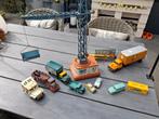 Verzameling oud speelgoed: kraan, Dinky Toys en meer, Ophalen of Verzenden