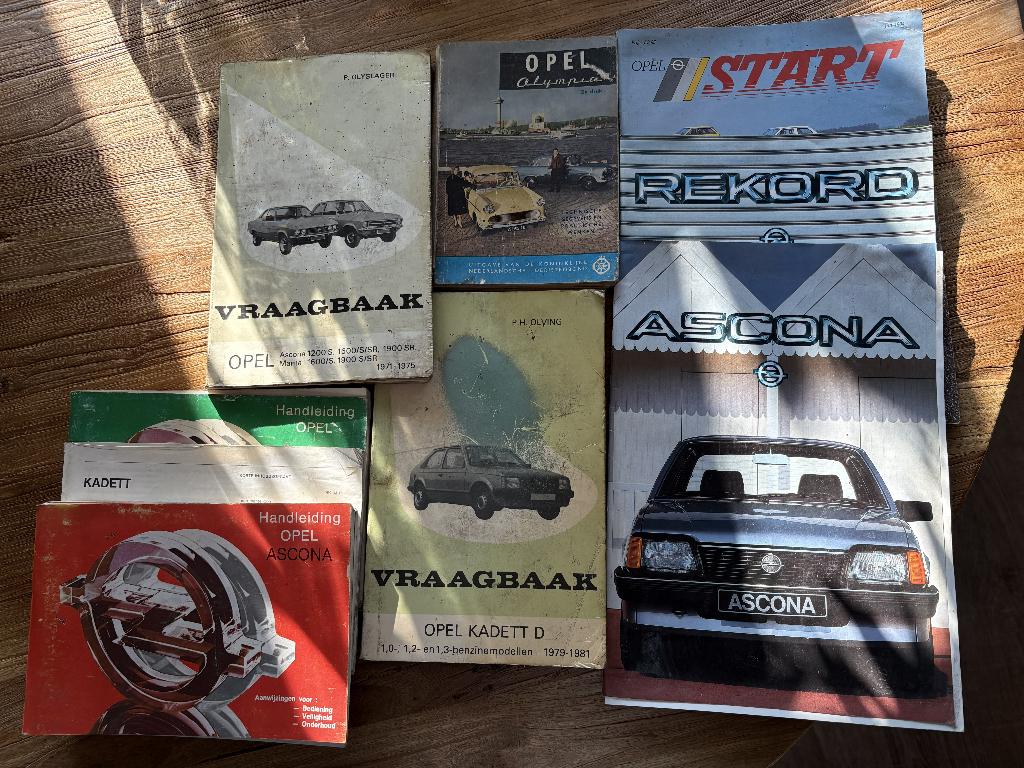 Opel diverse oude instructieboekjes, Ophalen of Verzenden