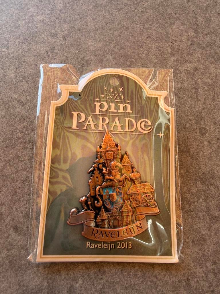 Efteling pin Raveleijn 2013 op kaartje, Verzamelen, Ophalen of Verzenden, Zo goed als nieuw