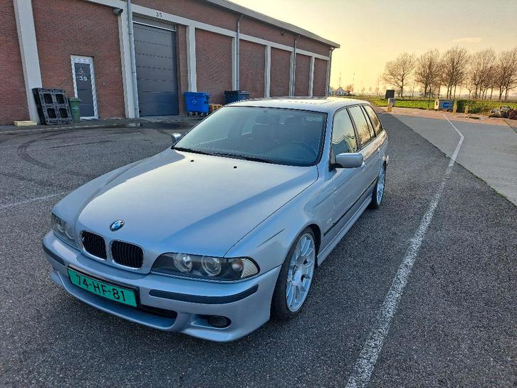 BMW E39 5-Serie 2.5 Touring 1998, Auto's, BMW, Bedrijf, 5-Serie, Benzine, Stationwagon, Handgeschakeld, Geïmporteerd, Zilver of Grijs