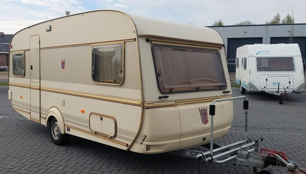 Tabbert Comtesse 490, Keurige caravan..., Caravans en Kamperen, Oastkern 59
9288XJ  Kootstertille, NL, Tabbert, Bedrijf, Ester Caravans